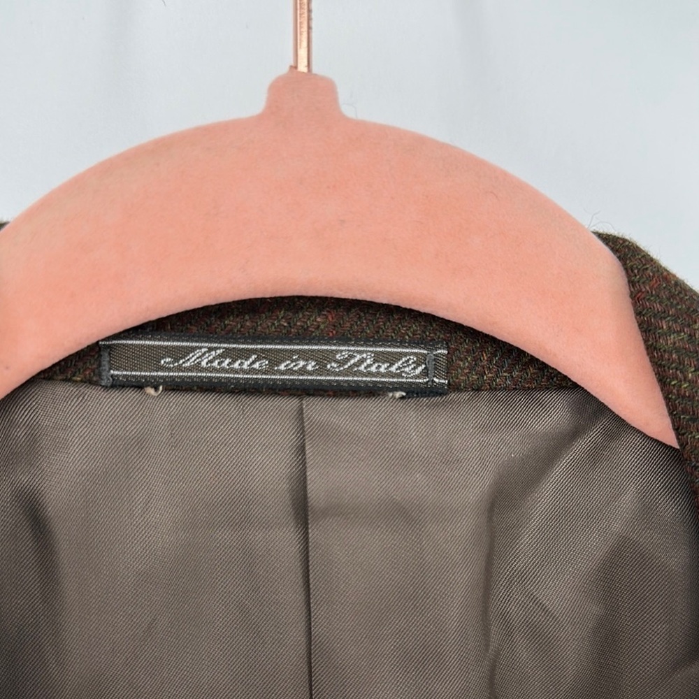 Corneliani Brown Sport Coat with Notched Lapel and Structured Shoulders Size 48L - Picture 4 of 15